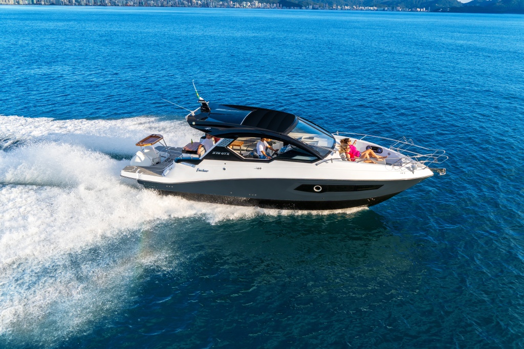 Conheça a Focker 370 GTX